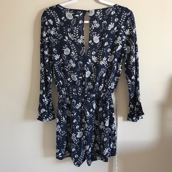 Price Drop❗️NWT Aeropostale floral romper - Picture 6 of 6
